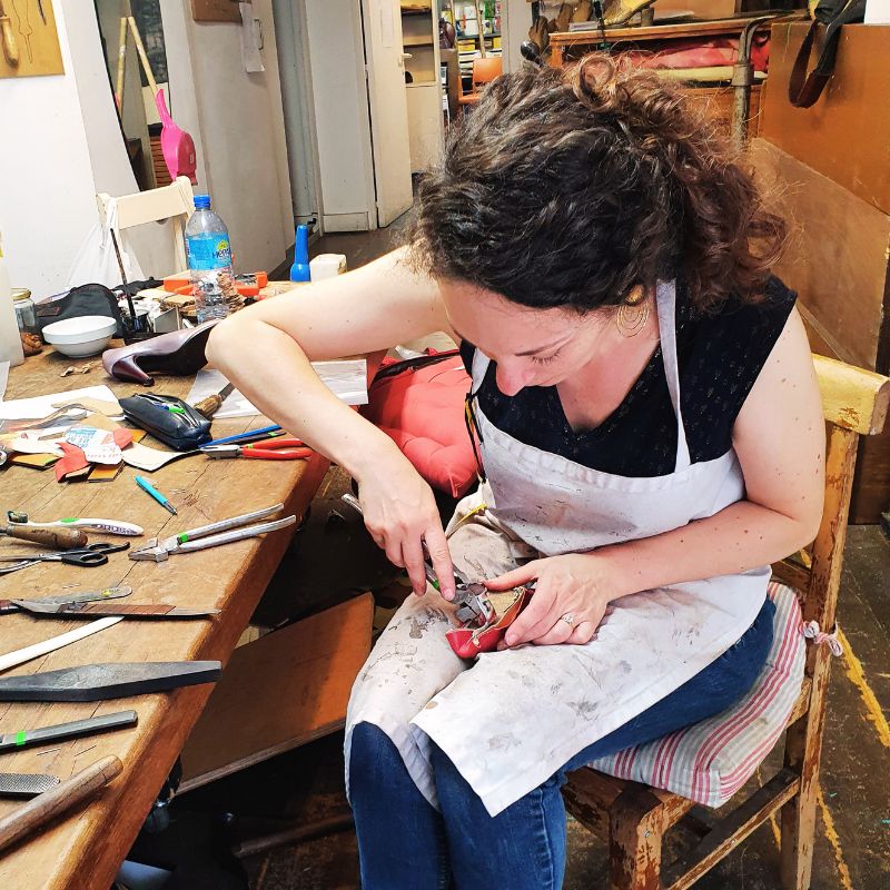 Fabrication artisanale de chaussures Fabrication artisanale de chaussures : le montage